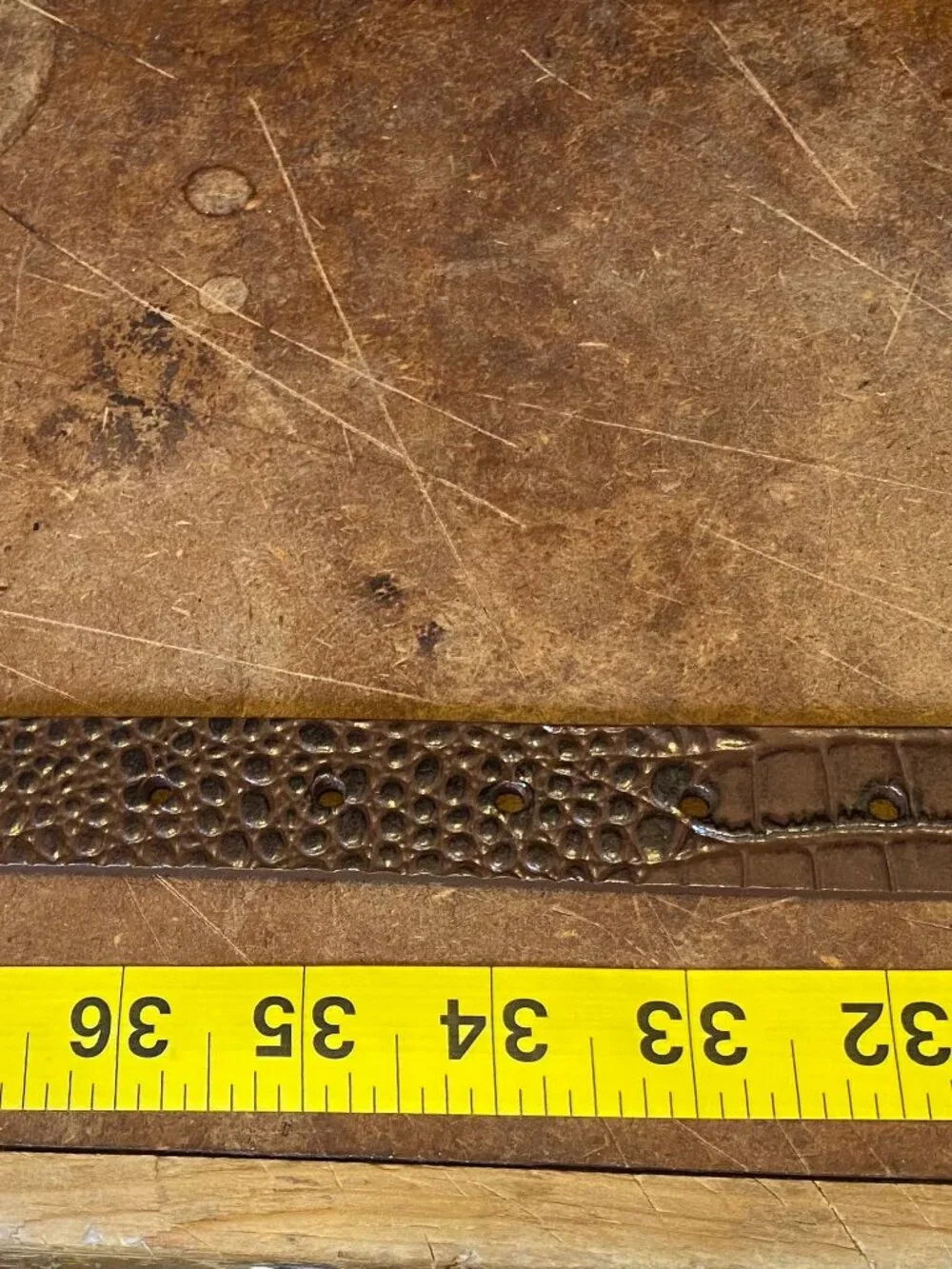Brown Alligator Embossed Leather Belt Horseshoe Shaped Brass Buckle Size 34